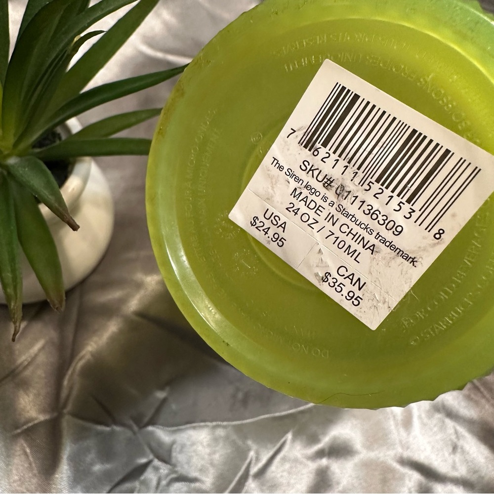 🌹Starbucks • Vibrant 25oz Glow in the Dark Lime Green Tumbler • - Picture 9 of 11